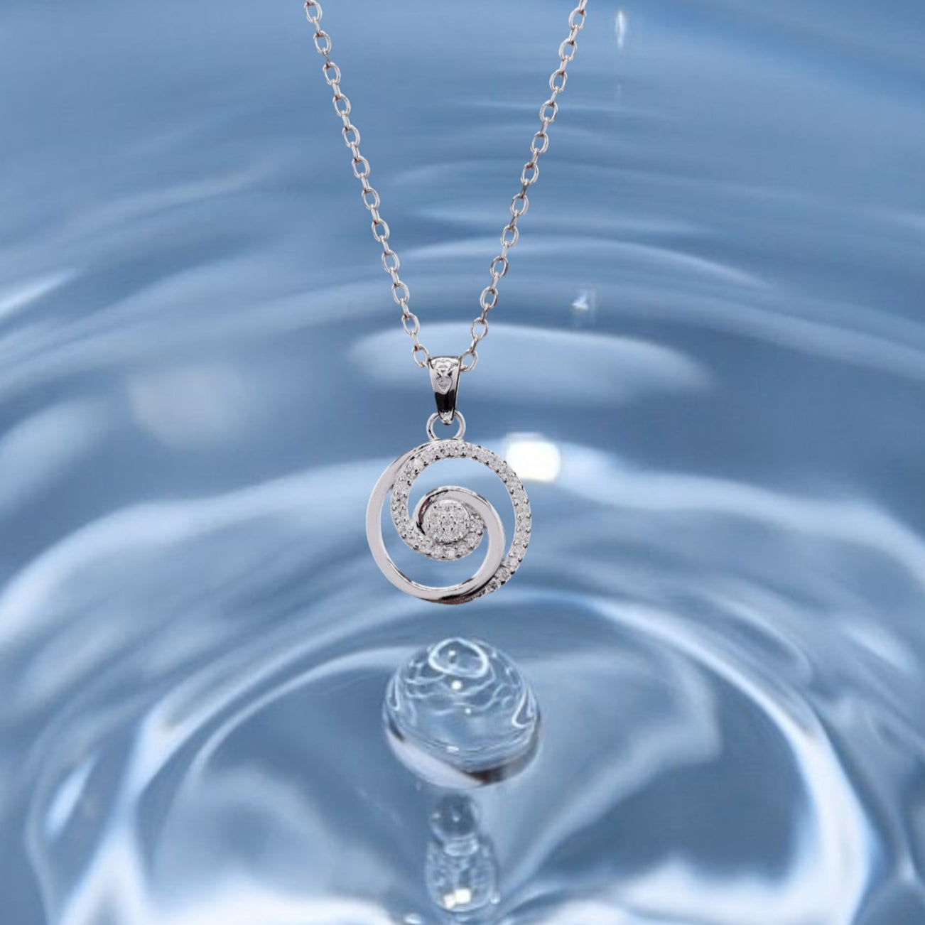 Round Twist Moissanite Pendant in Silver