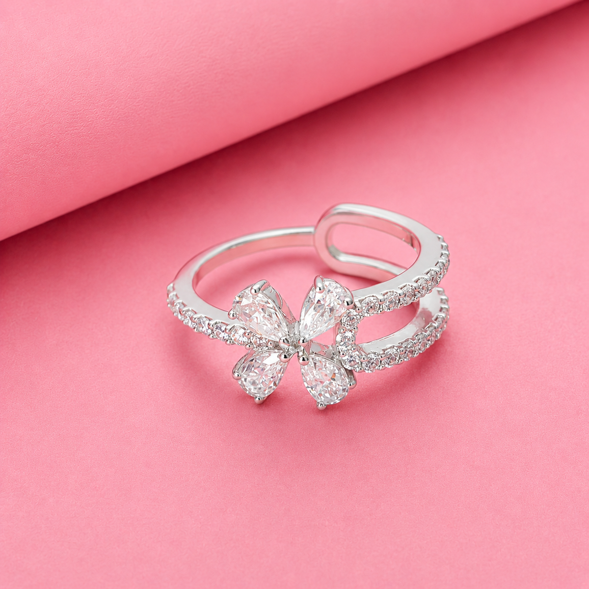 Sterling silver Flower ring witn Moissanite Diamond