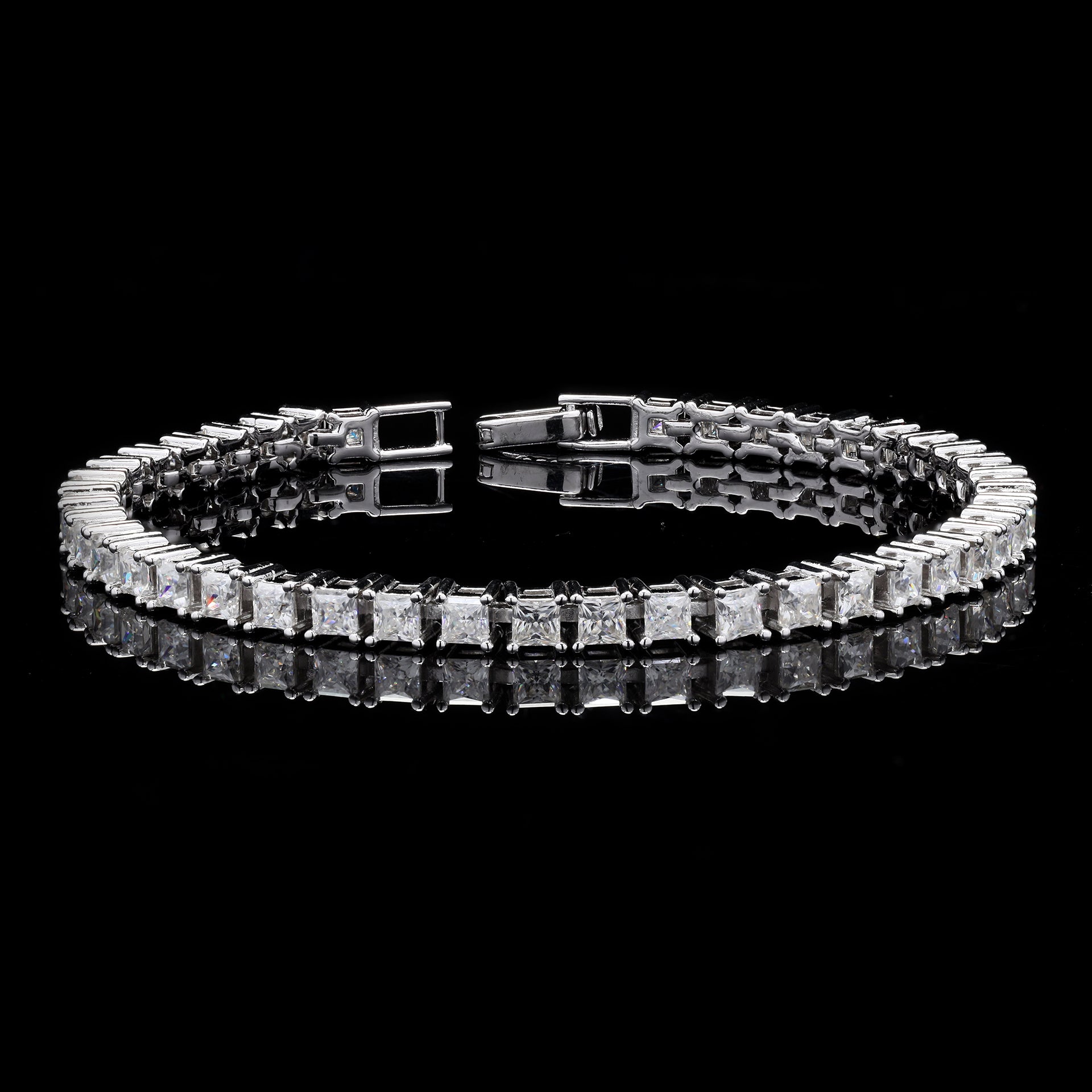 Princess cut Tennis Bracelet in Silver with Moissanite