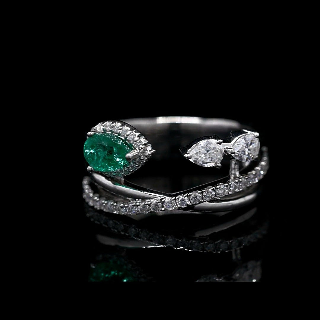 Lab Grown Emerald Pear ring