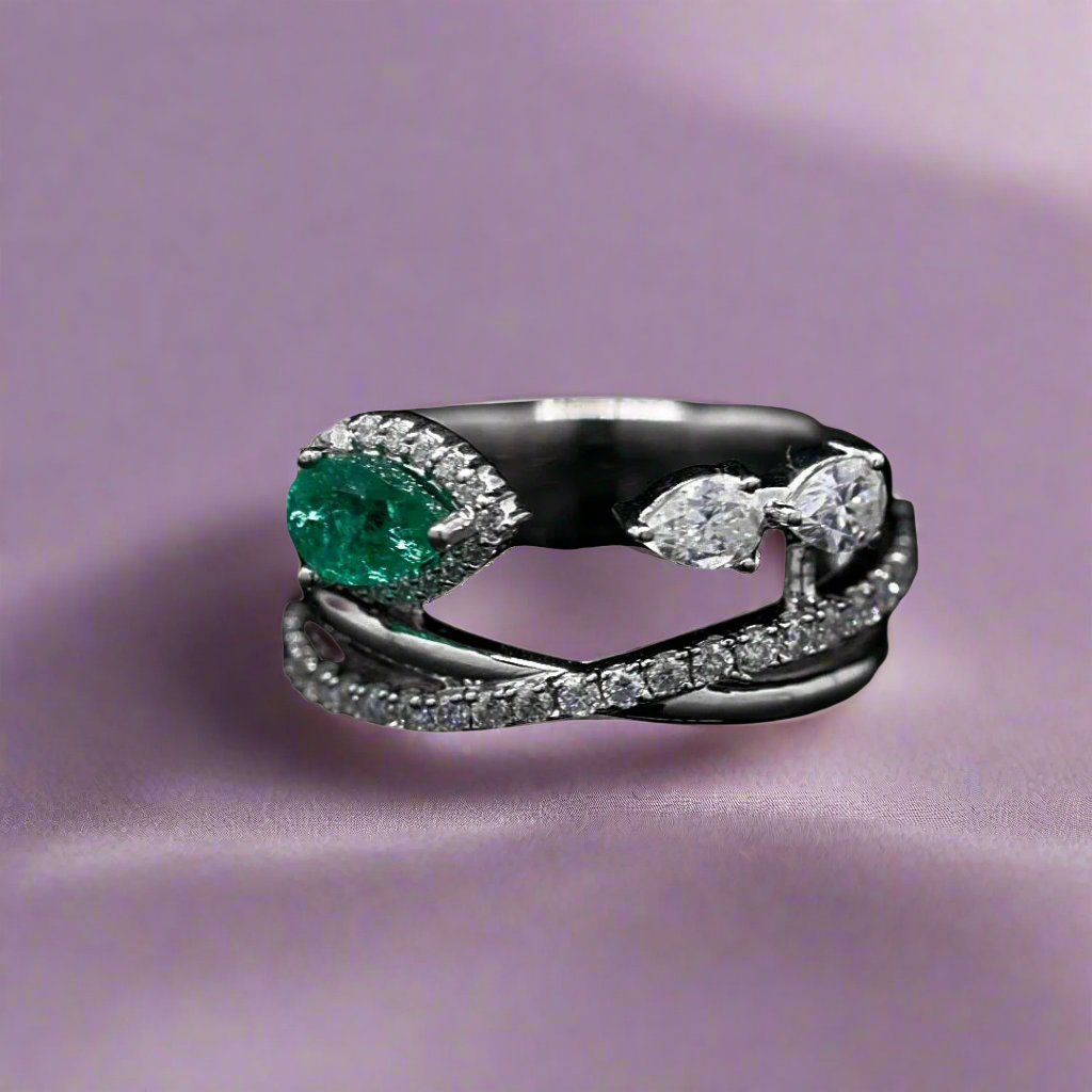 Lab Grown Emerald Pear ring