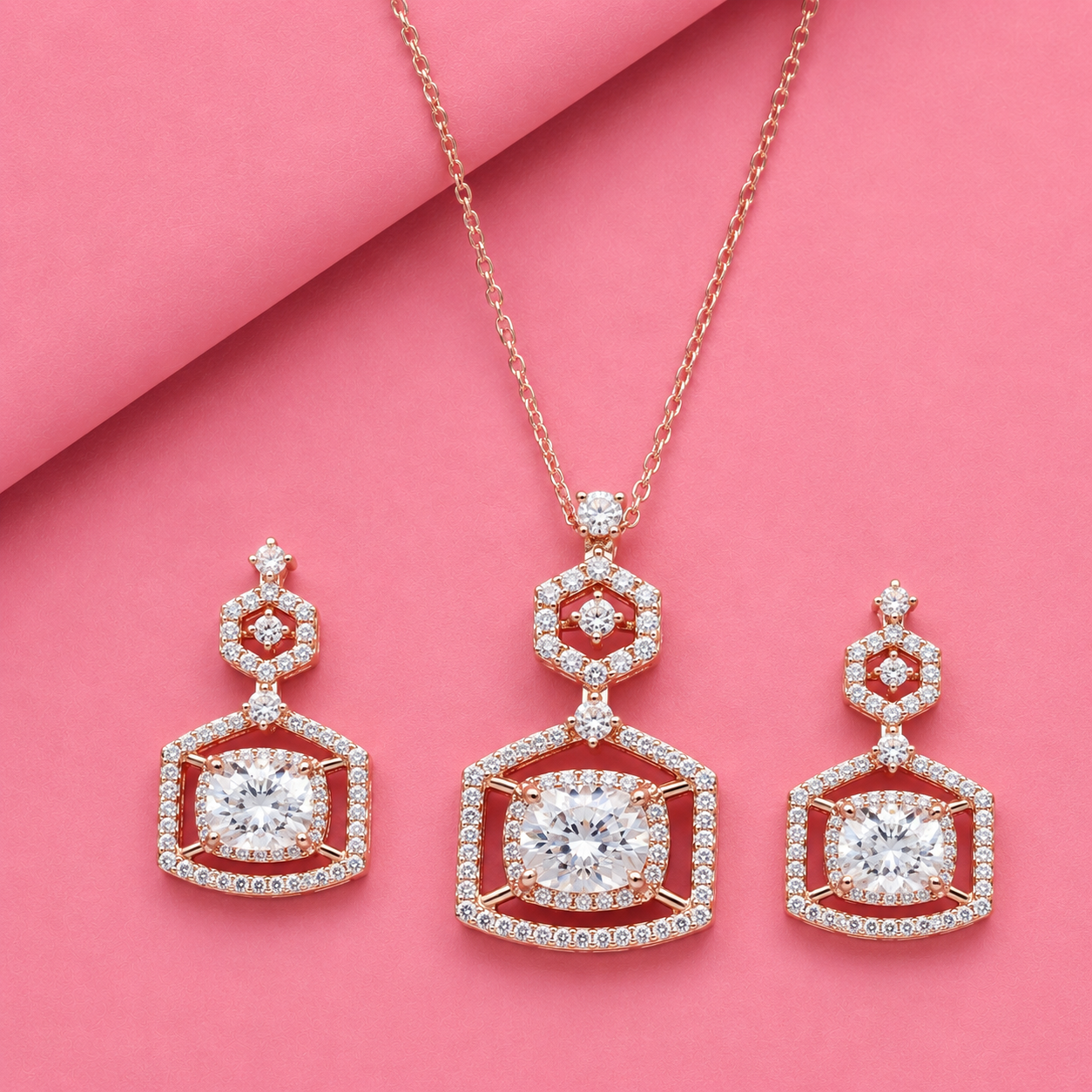 Evora Pendant Set in Sterling Silver & Moissanite