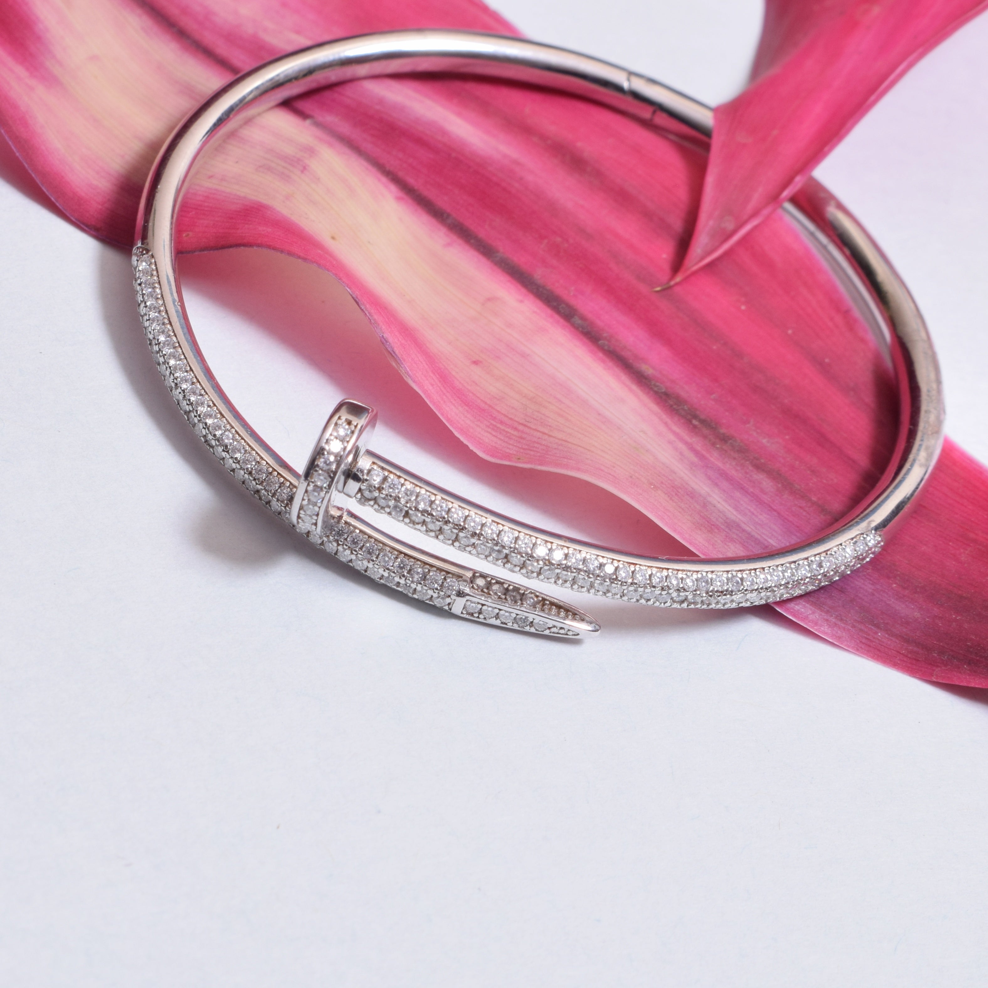Khushi Kapoor Inspired Exclusive Openable Moissanite Diamond Bracelet