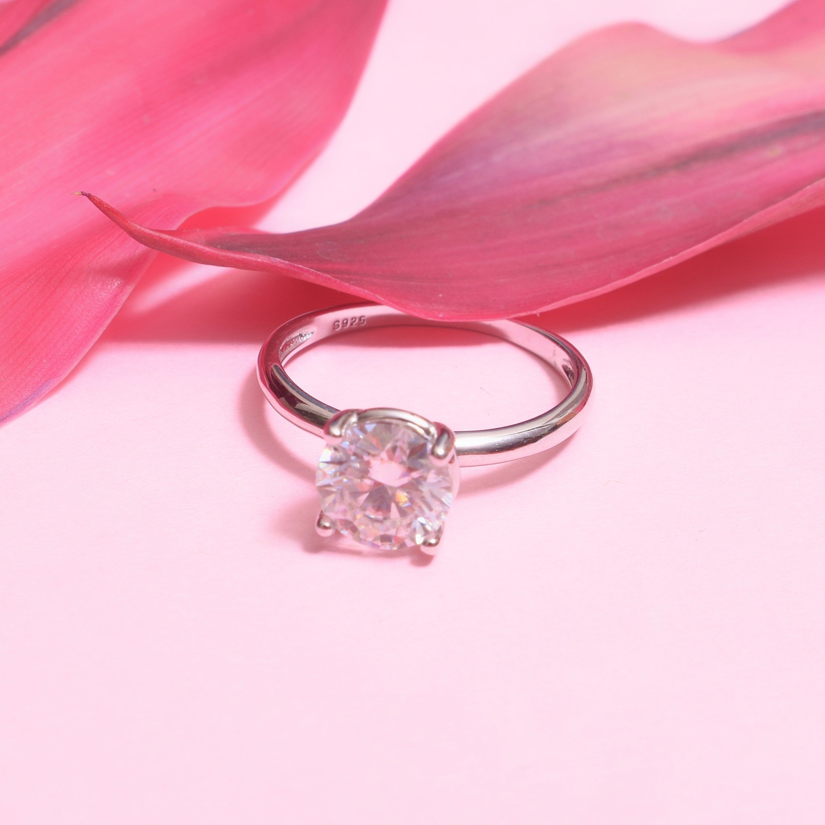 Solitaire Royal Love Silver Ring