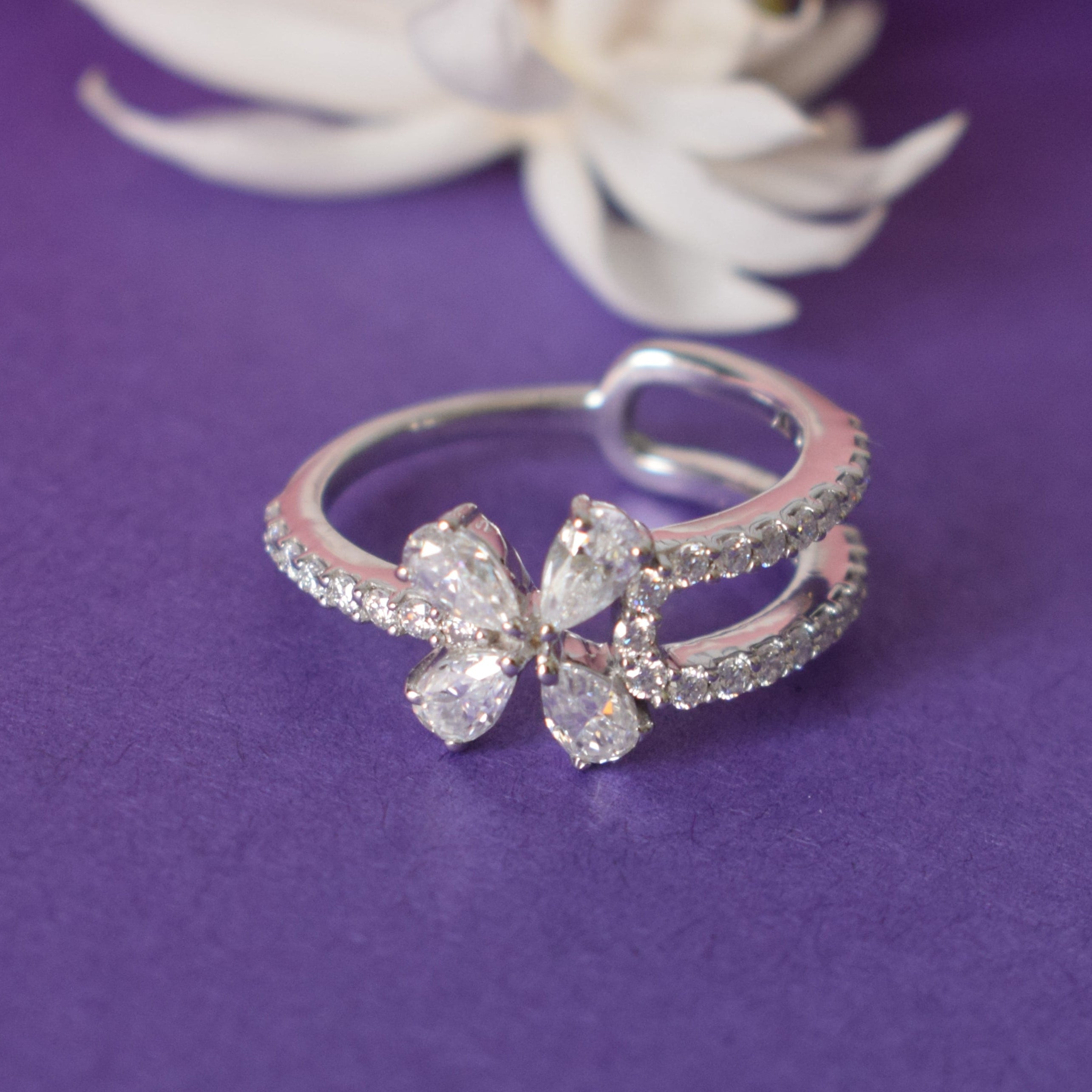 Sterling silver Flower ring witn Moissanite Diamond