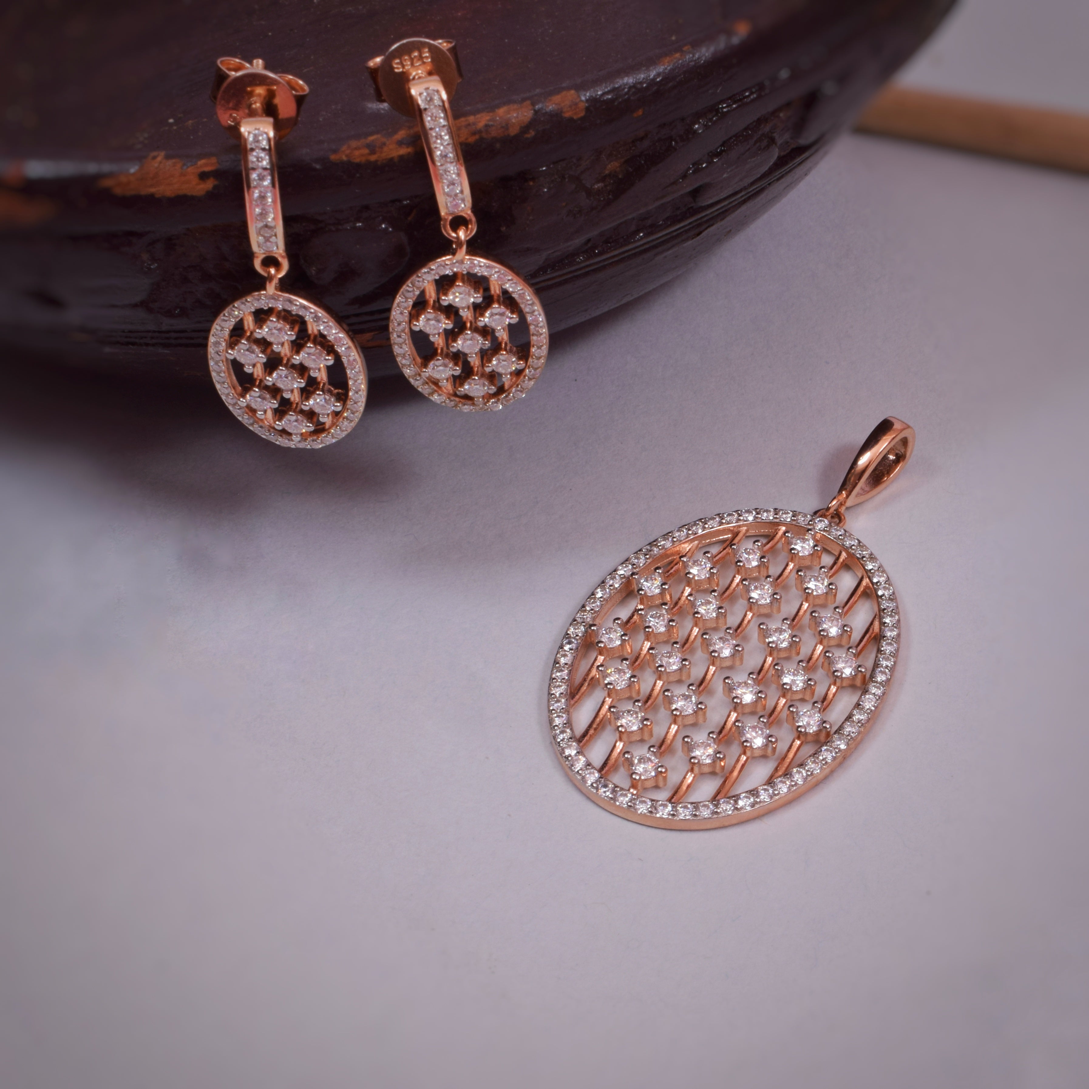 925 Silver Moissanite Round Cut Pendant Set for Gifting and Daily Wear