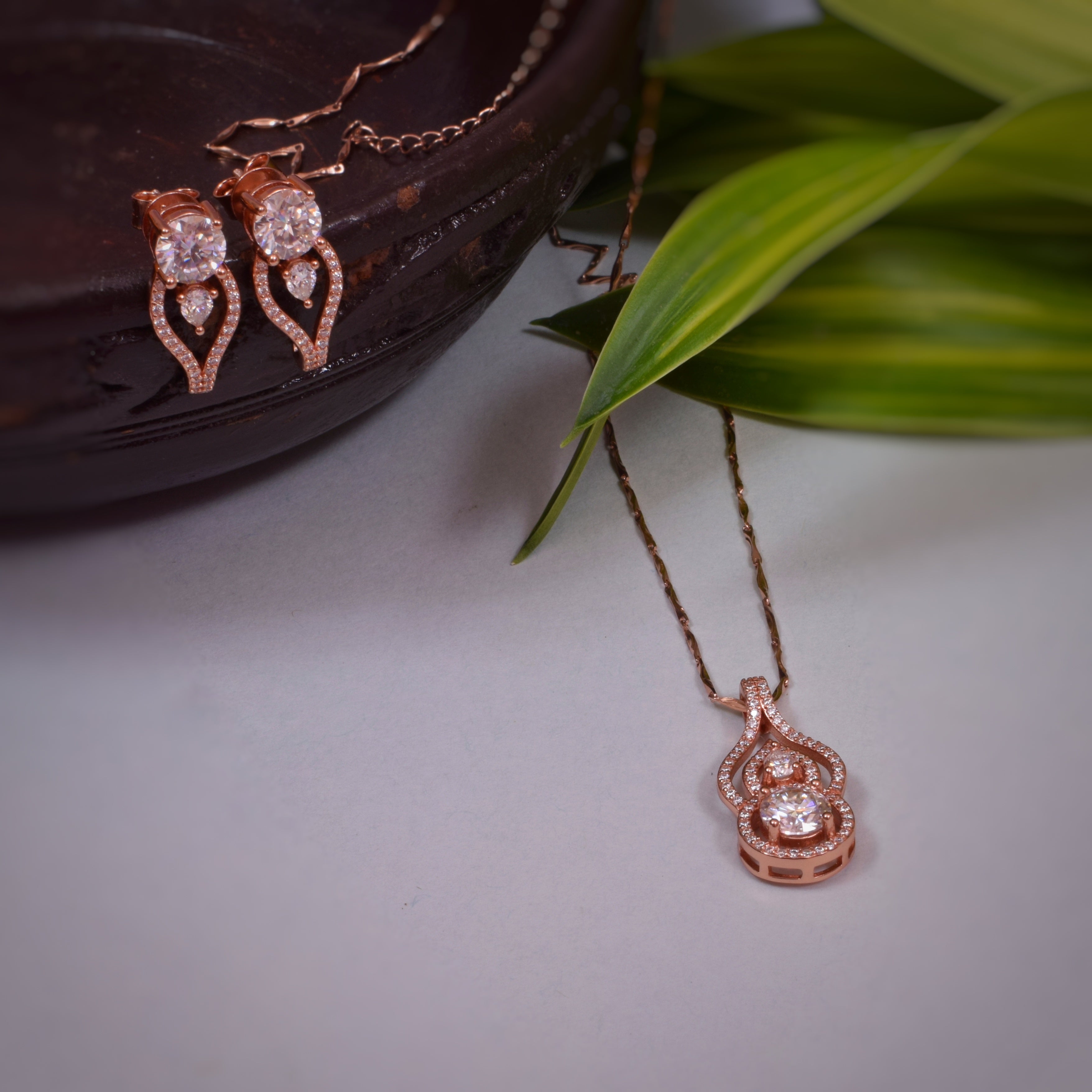 Minimal Moissanite Solitaire Pendant Set in 925 Silver for Women’s