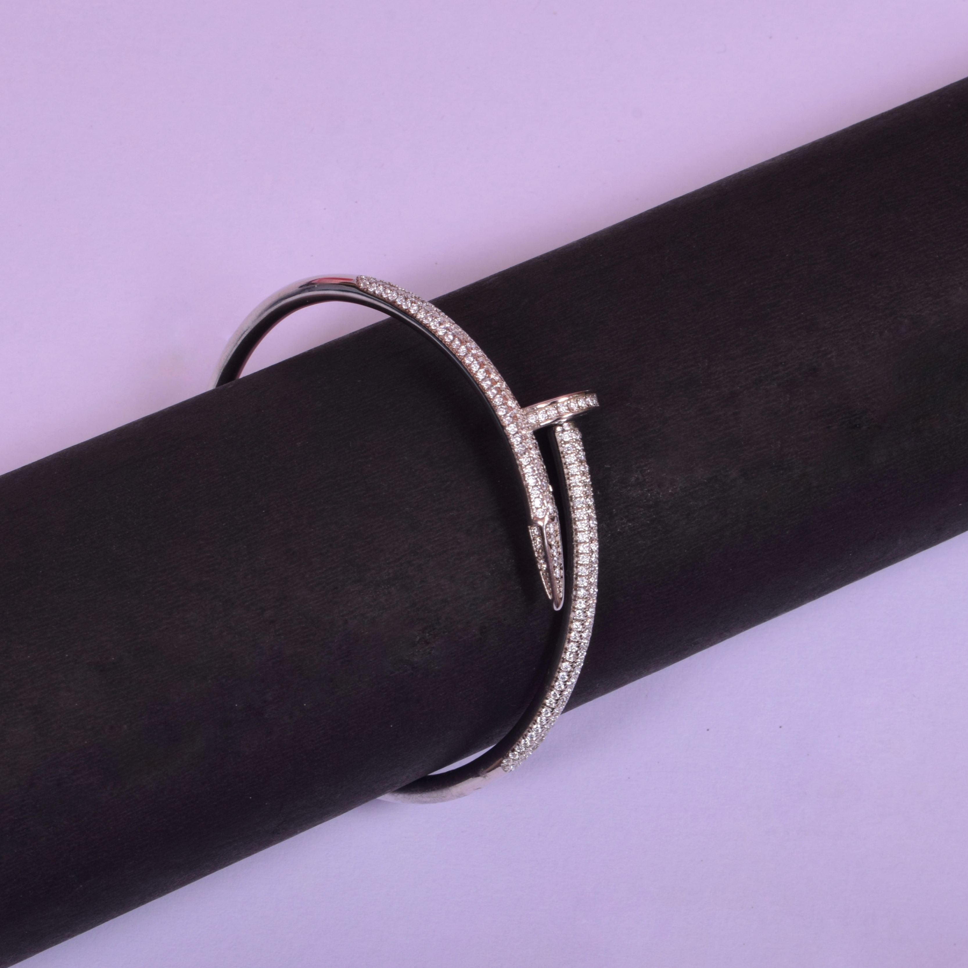 Khushi Kapoor Inspired Exclusive Openable Moissanite Diamond Bracelet