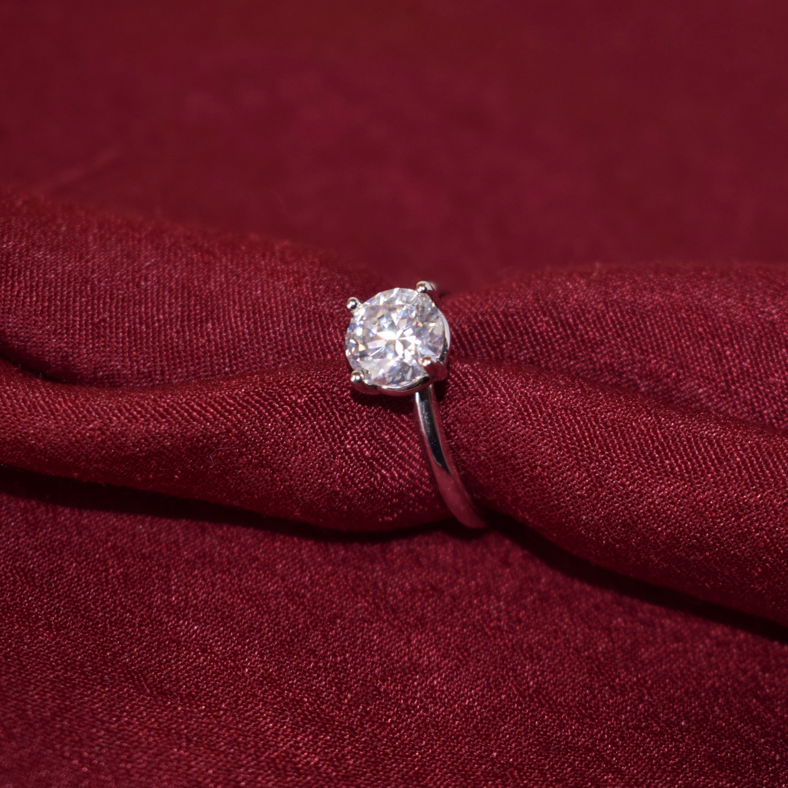 Solitaire Royal Love Silver Ring