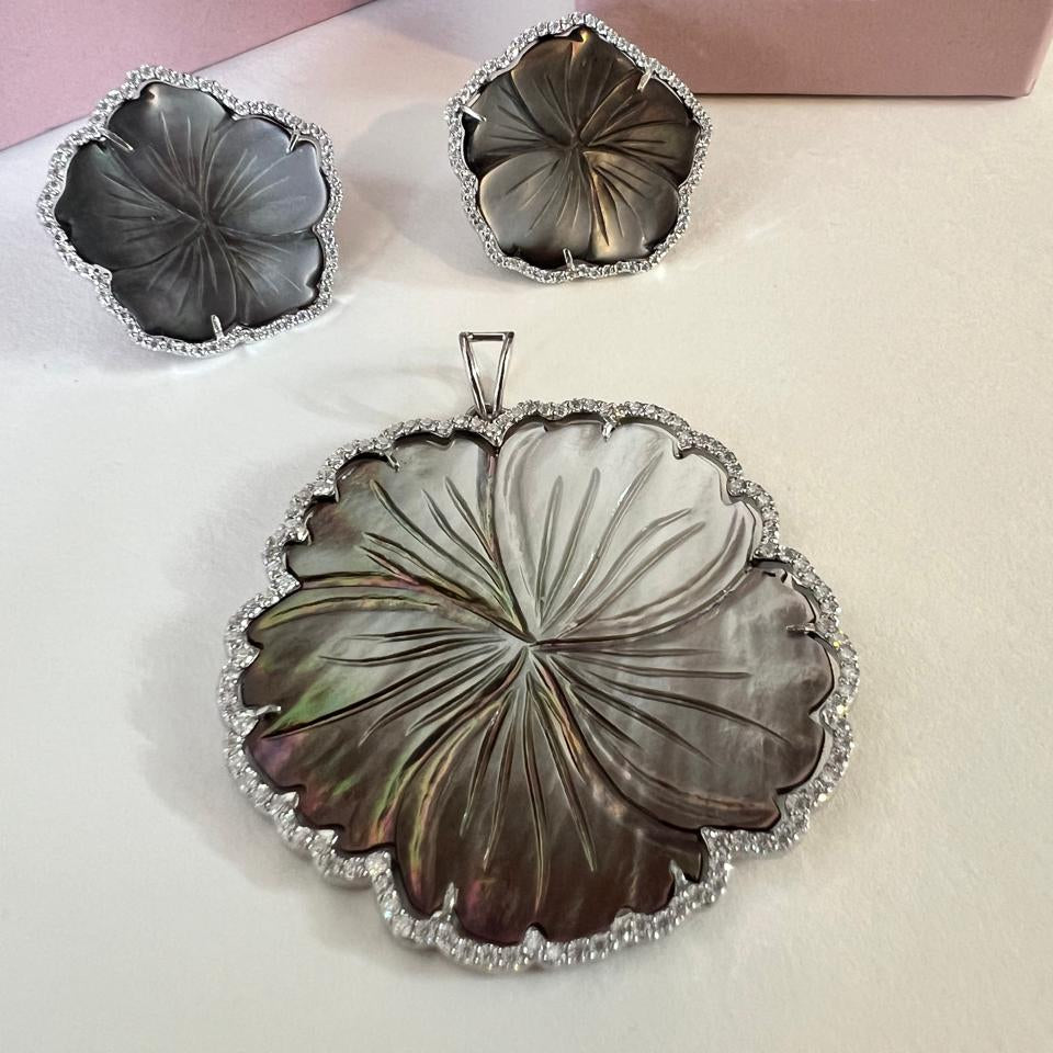 Elegant Mother of Pearl in 925 silver Pendant set