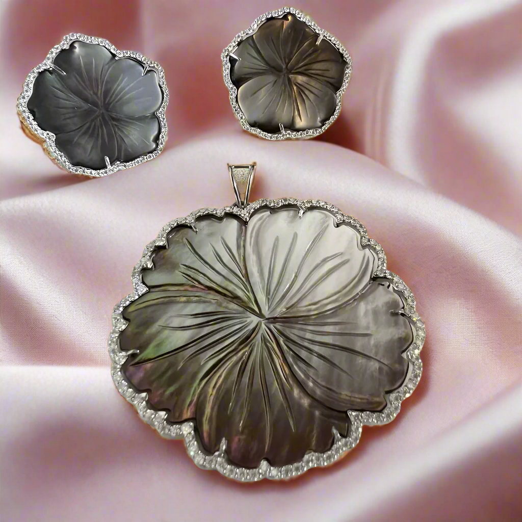 Elegant Mother of Pearl in 925 silver Pendant set