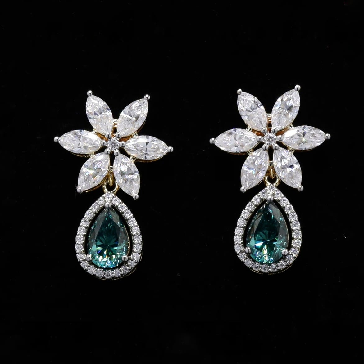 Classic Lab-Grown Emerald Neckale in Sterling Silver with Moissanite Diamond