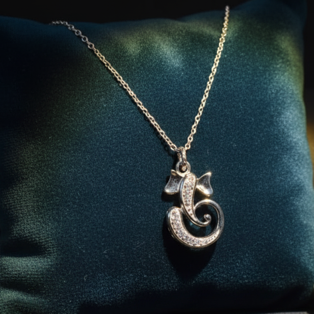Ganesh ji Vighnaharta Pendant in 925 Silver with Moissanite