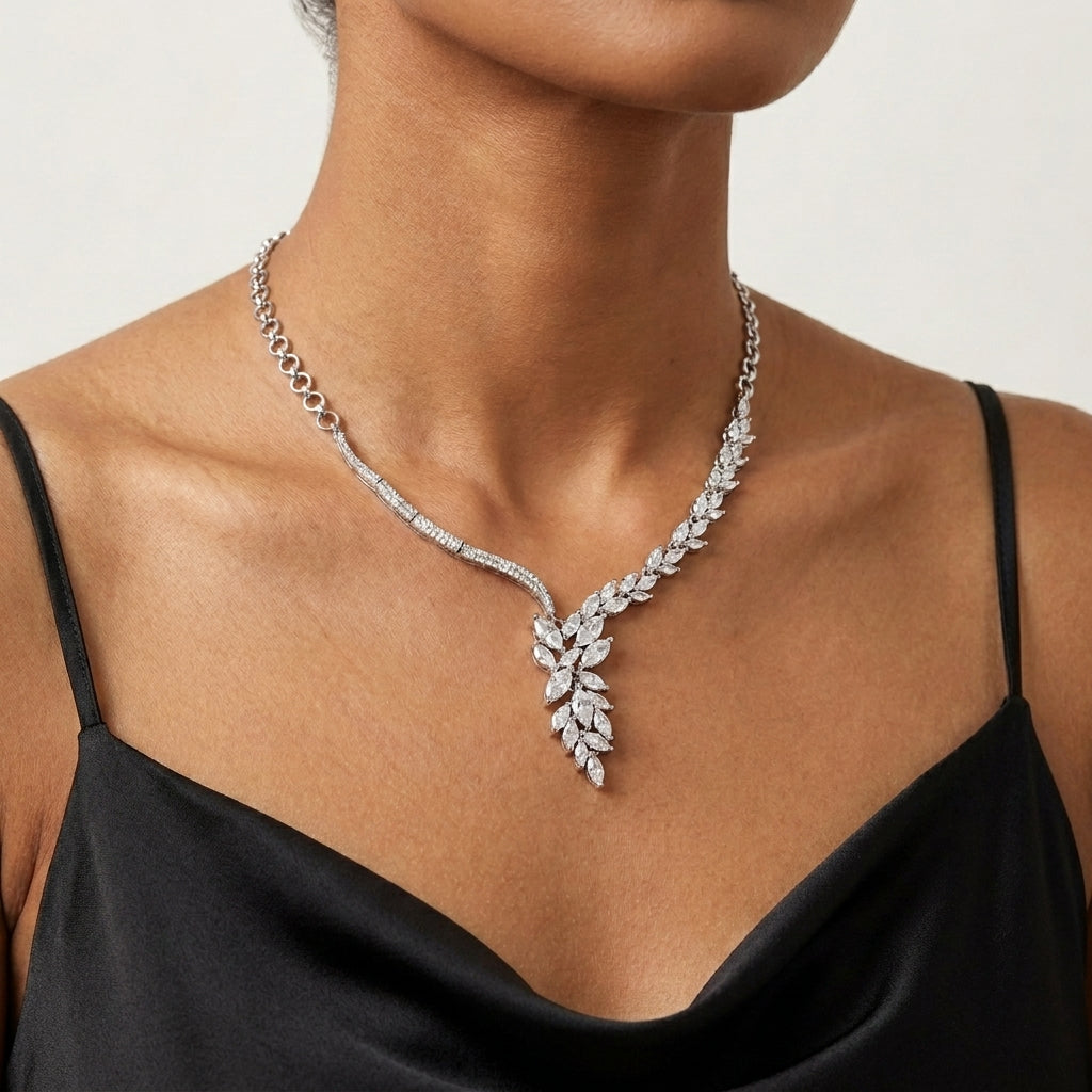 Moissanite Shine Minimal Necklace – Perfect Date Look