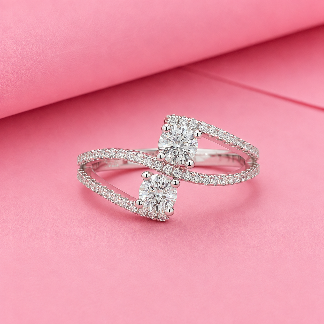 Twisted Design Finger Ring in Sterling Silver with Moissanite