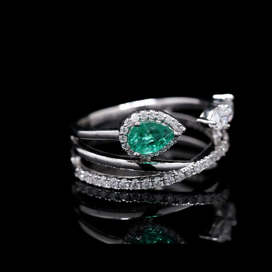 Lab Grown Emerald Pear ring