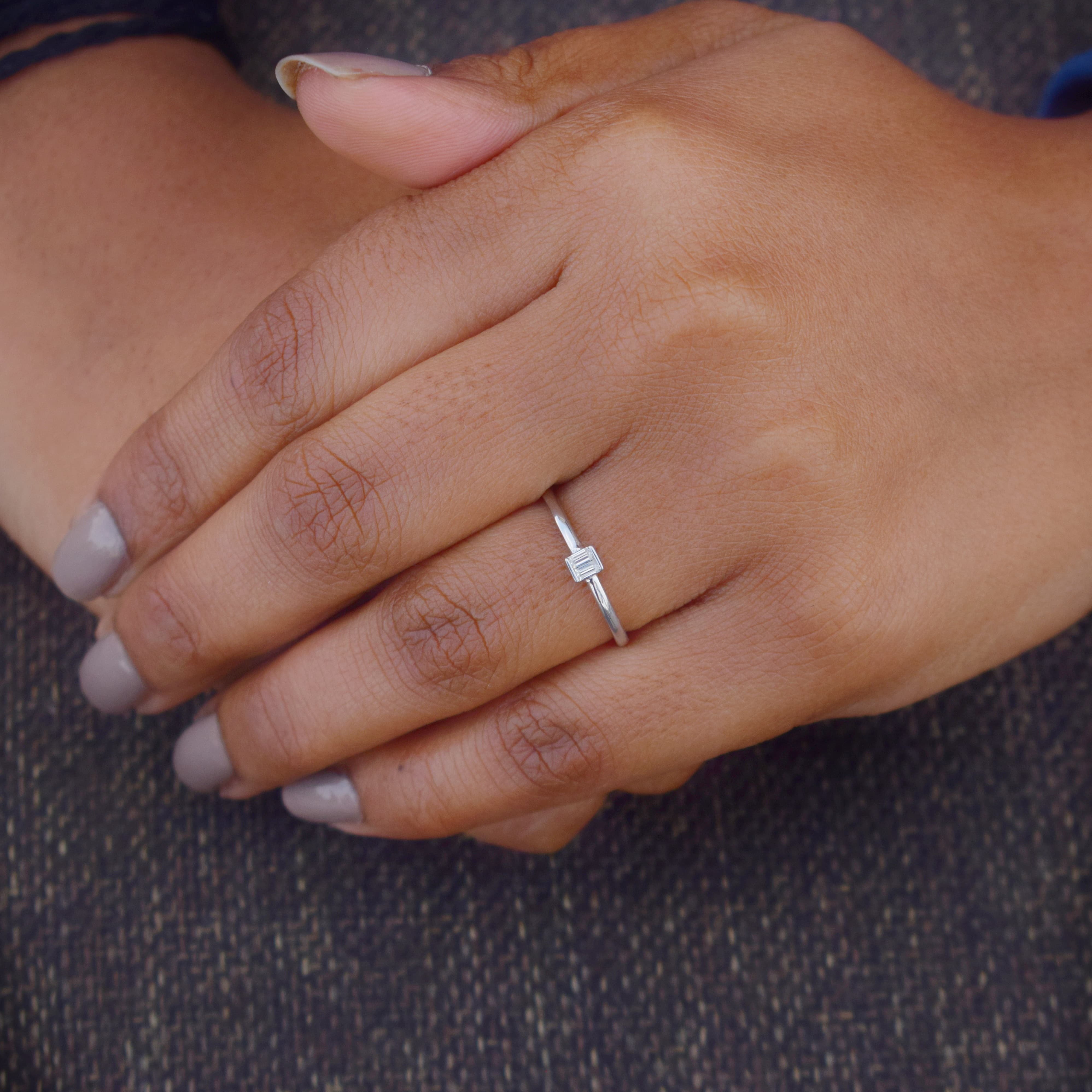 Single stone Moissanite Minimal Ring in Sterling Silver