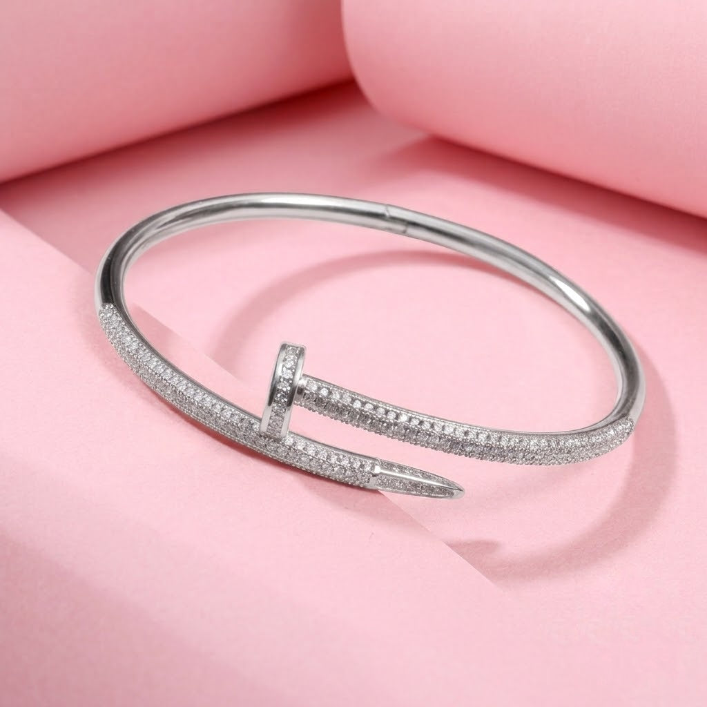 Khushi Kapoor Inspired Exclusive Openable Moissanite Diamond Bracelet