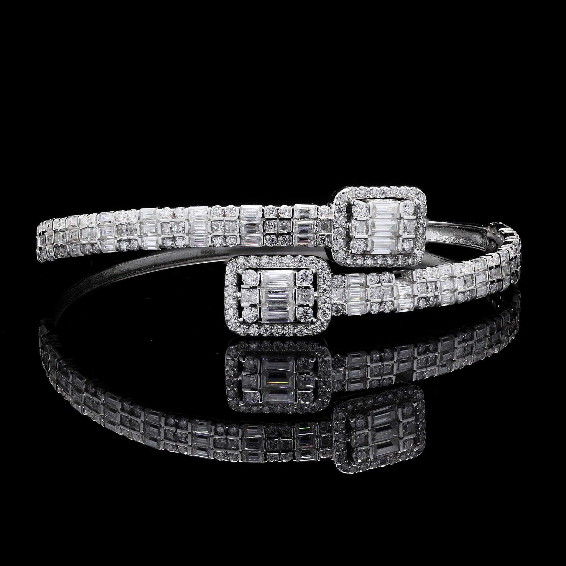 Chic Moissanite Bracelet