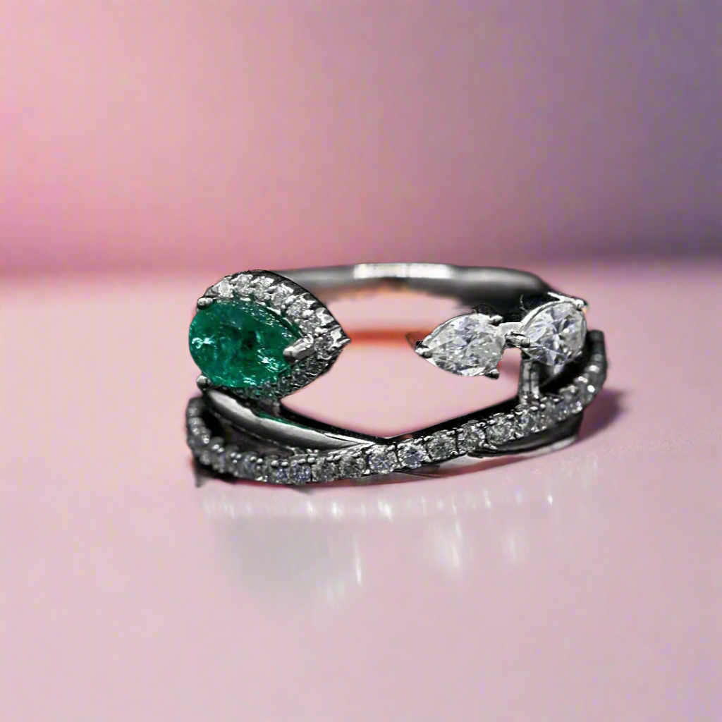 Lab Grown Emerald Pear ring