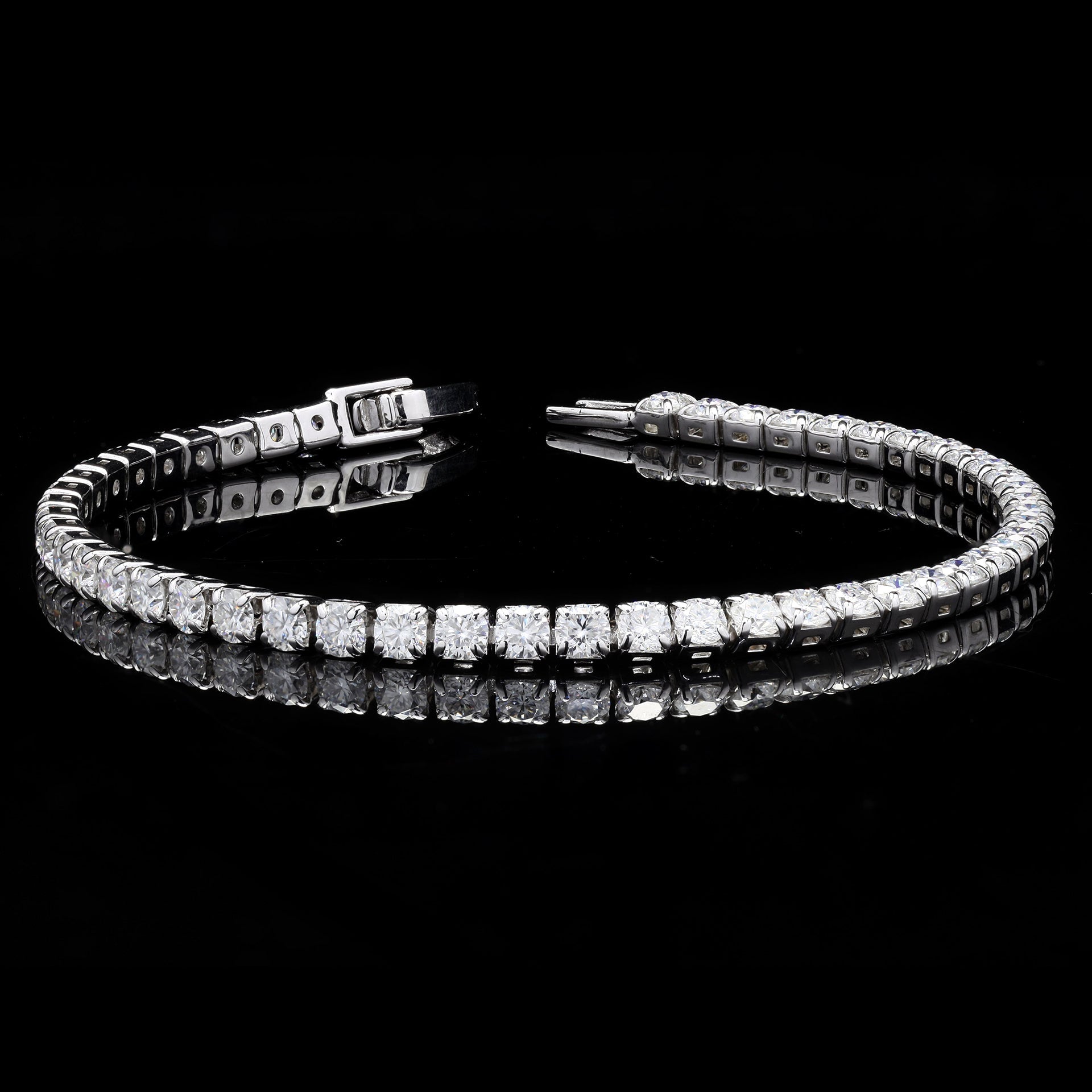 Khushi Kapoor Inspired  Eternity Bracelet