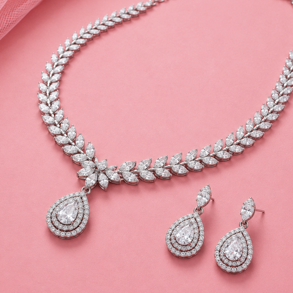 Sitara Luxe 925 Silver Sparkle Moissanite Necklace