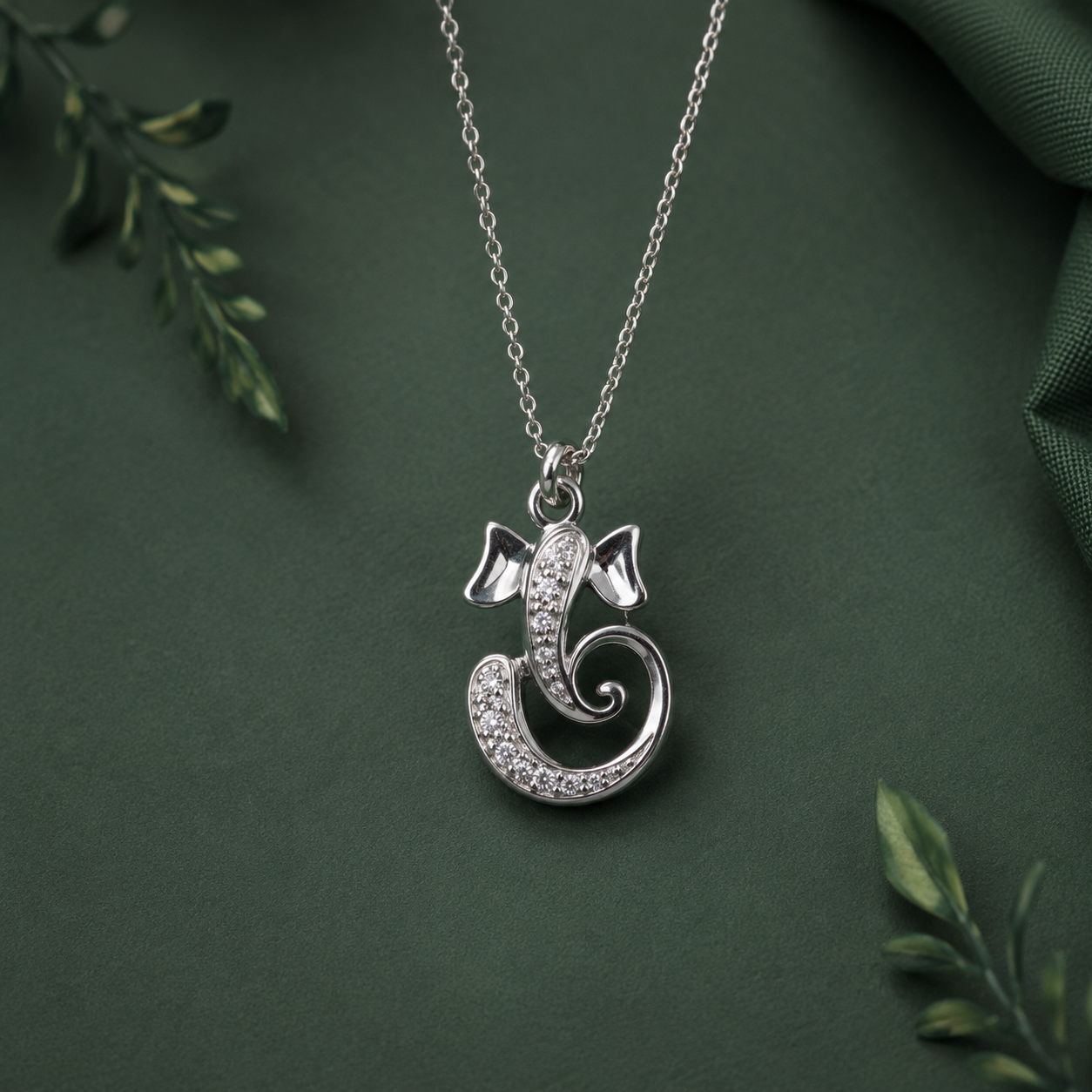 Ganesh ji Vighnaharta Pendant in 925 Silver with Moissanite