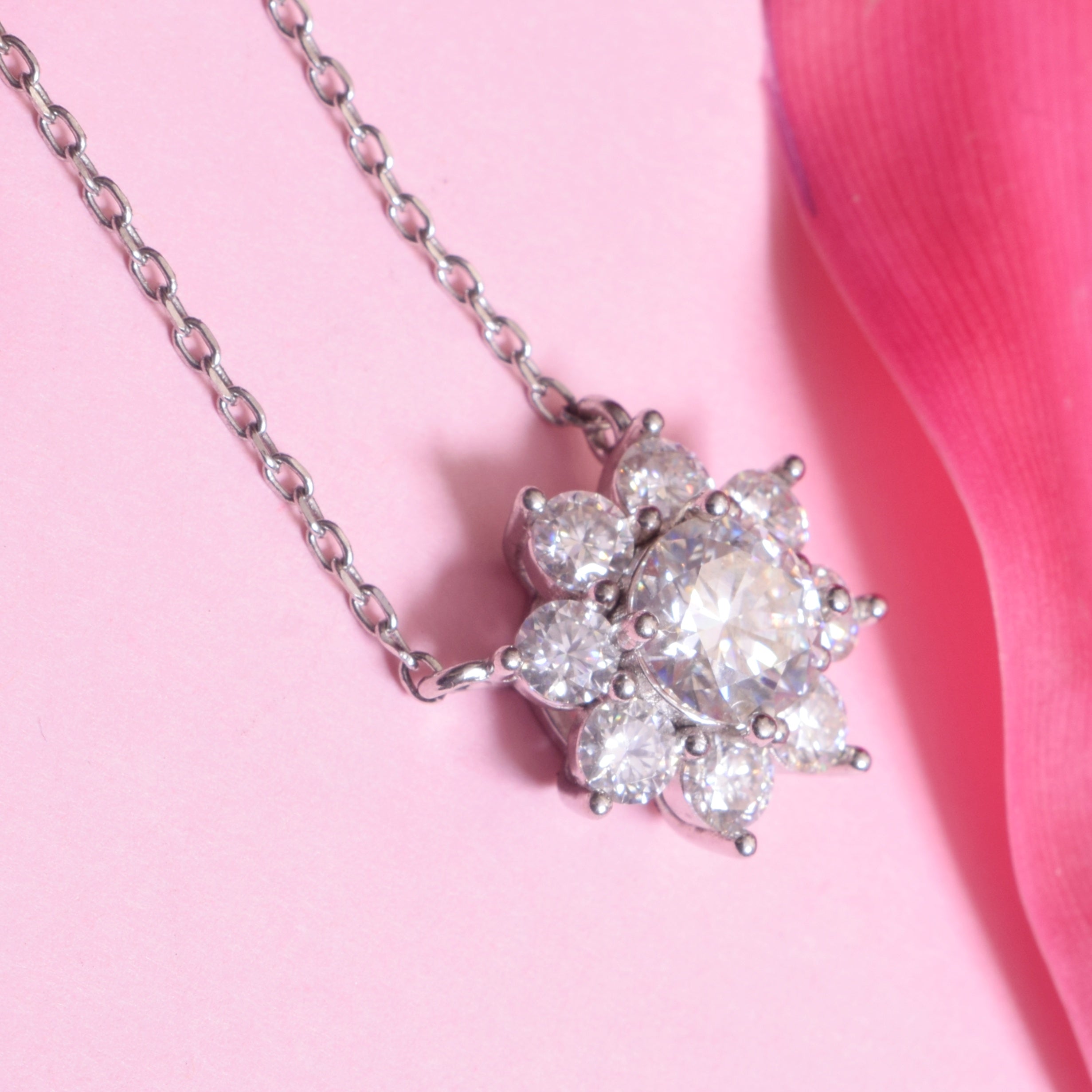Flower shape Moissanite Pendant
