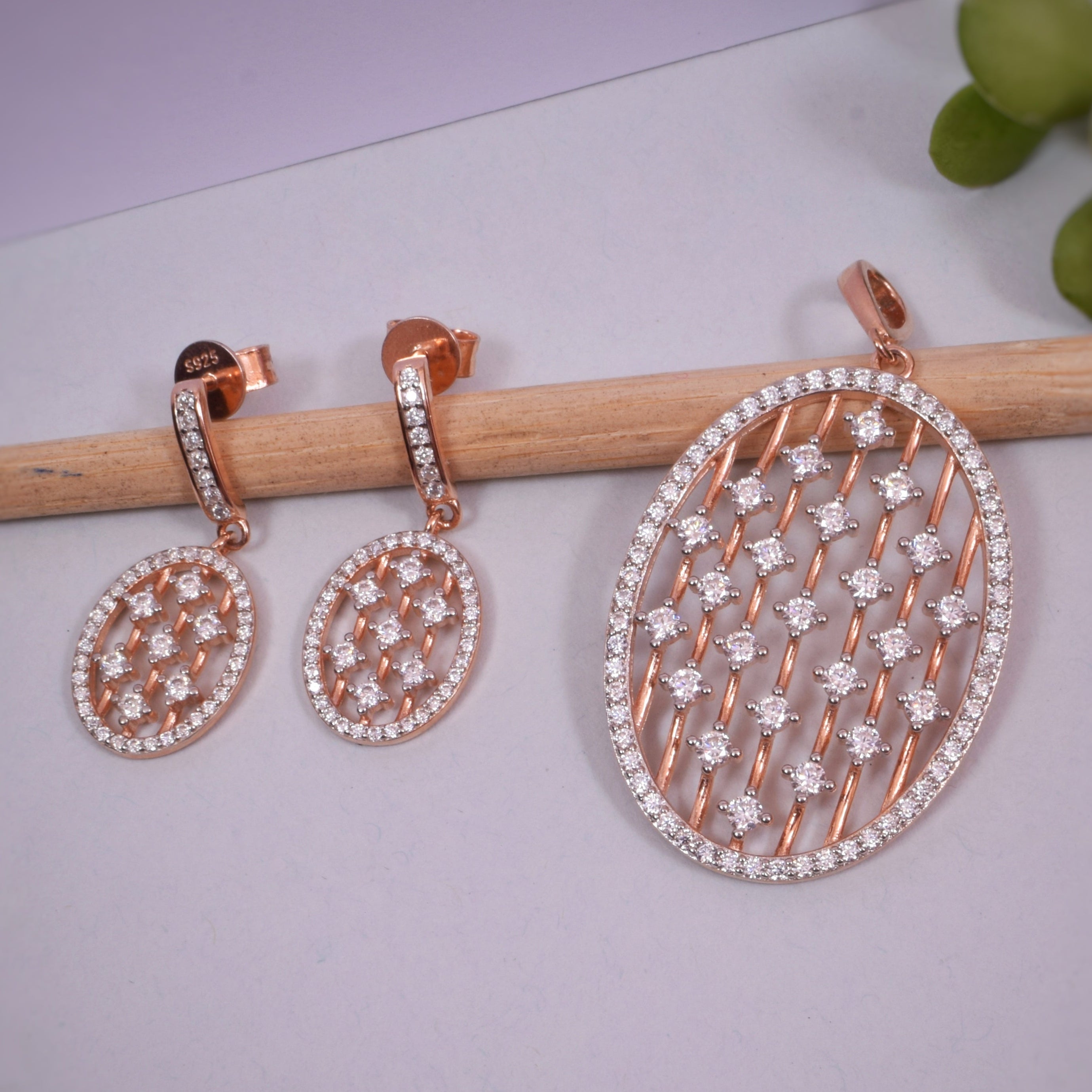 925 Silver Moissanite Round Cut Pendant Set for Gifting and Daily Wear