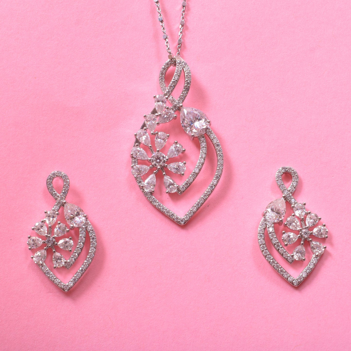 Pema Moissanite Pendant set