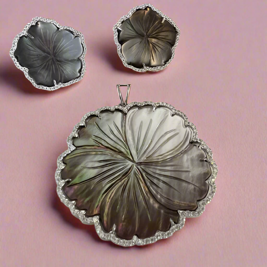 Elegant Mother of Pearl in 925 silver Pendant set