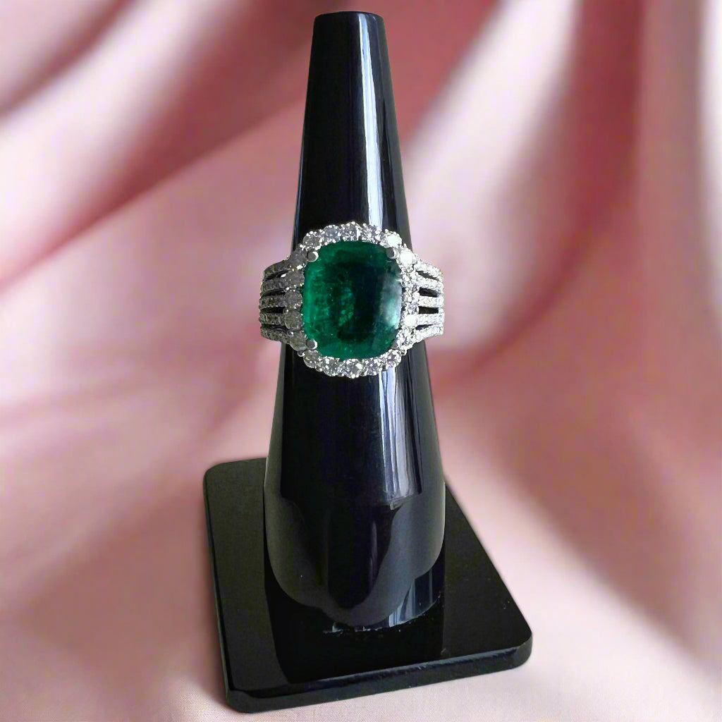 Women Lab Grown Emerald with Moissanite Ring
