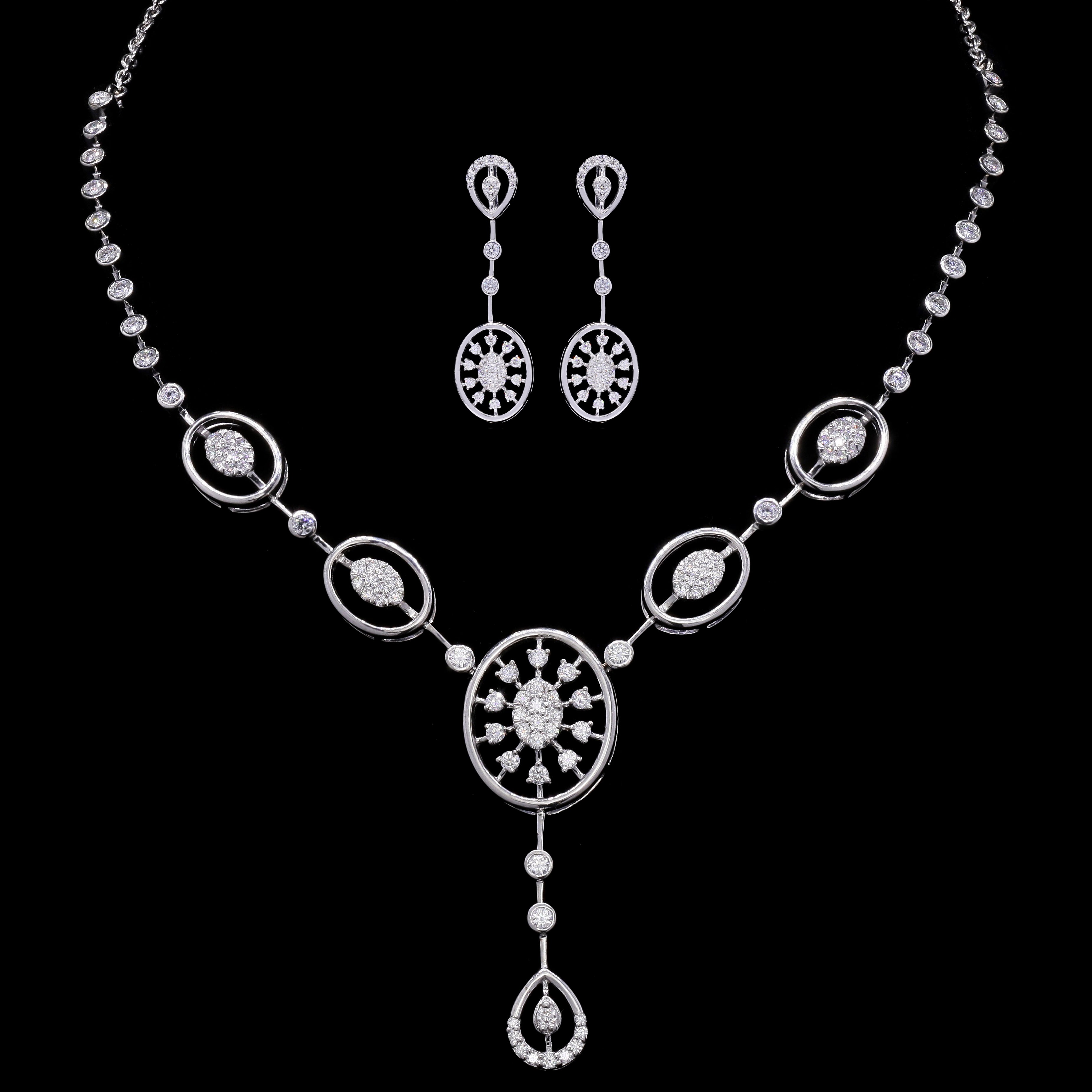 Signature Halo Lab Grown Moissanite Necklace Set in 925 Silver