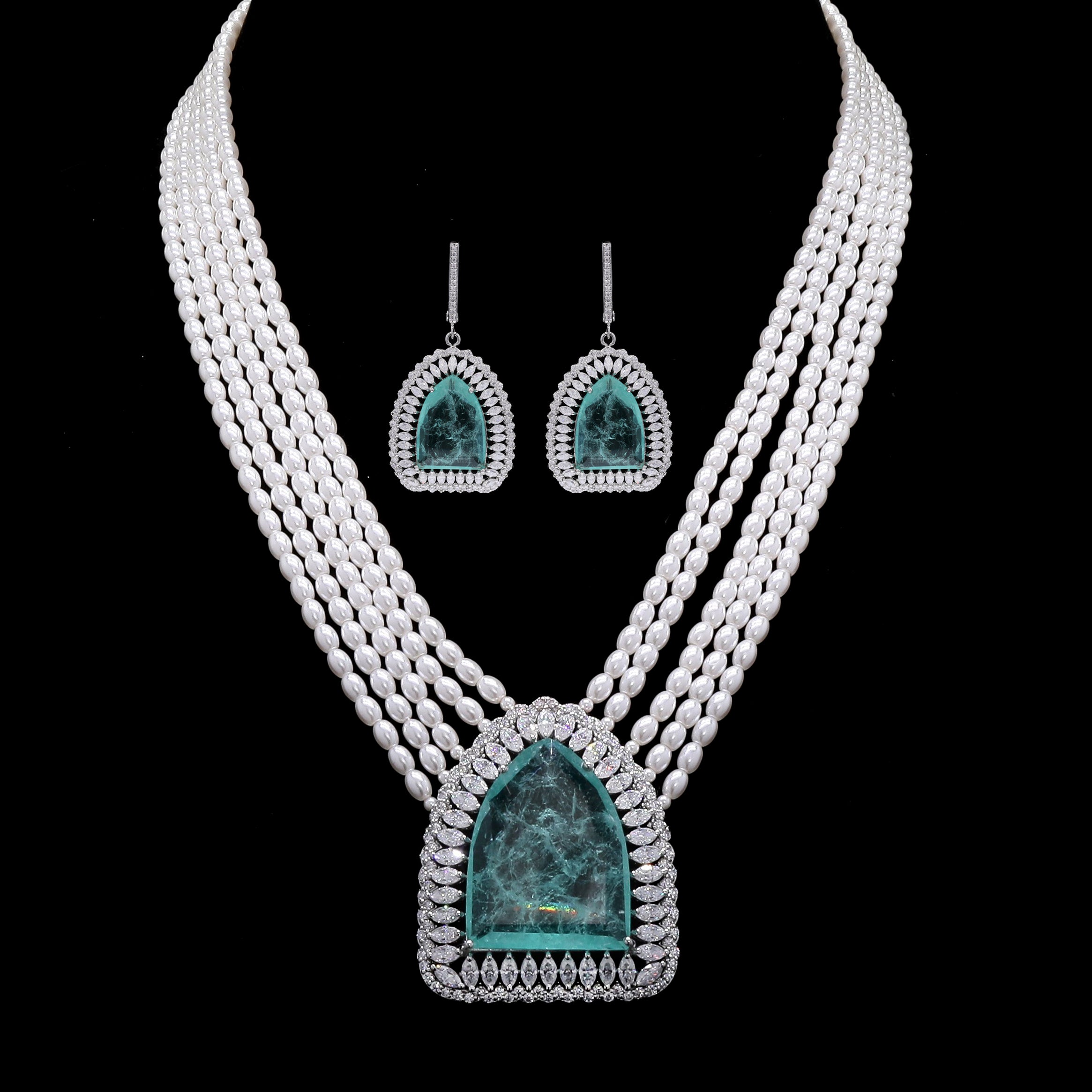 Eterna Green 925 Silver Pearl Necklace with Emerald & Moissanite