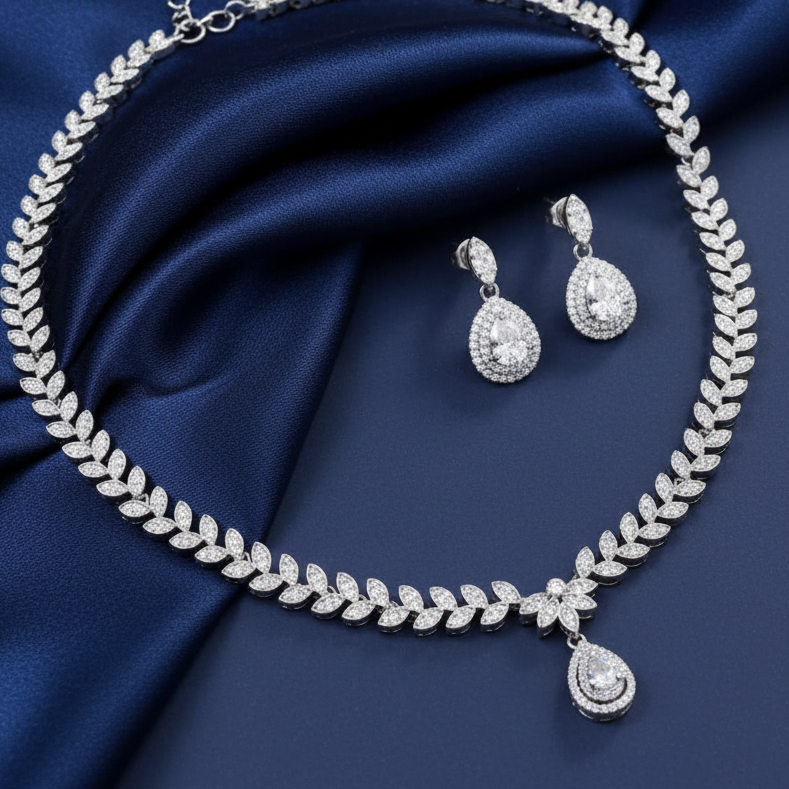 Sitara Luxe 925 Silver Sparkle Moissanite Necklace