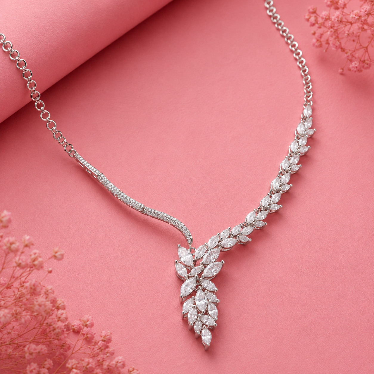 Moissanite Shine Minimal Necklace – Perfect Date Look