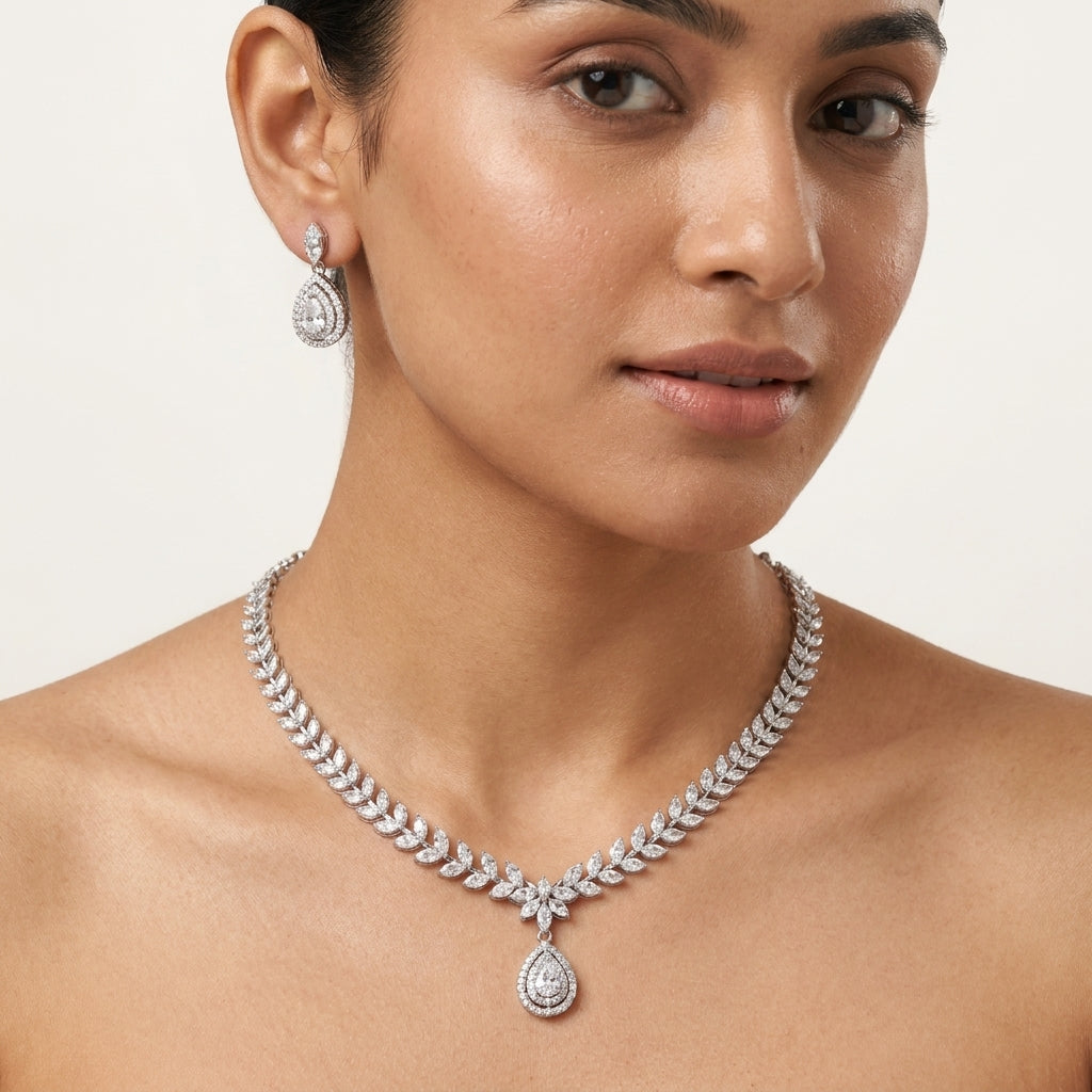 Sitara Luxe 925 Silver Sparkle Moissanite Necklace