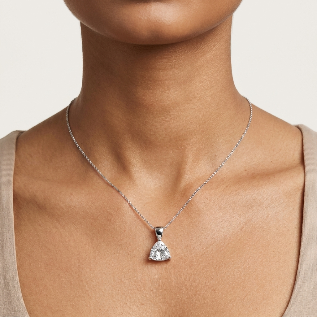 Meadow magic Moissanite Pendant in Silver