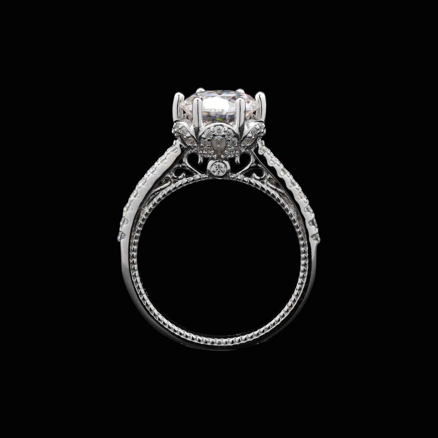 Round Solitaire Enagement Ring