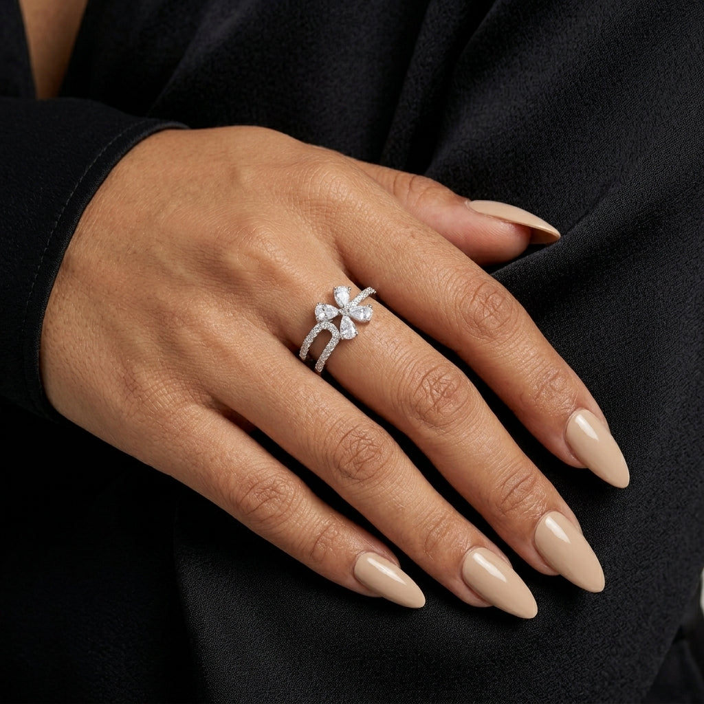 Sterling silver Flower ring witn Moissanite Diamond
