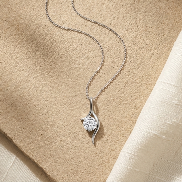 925 Sterling silver Swirl Pendant in 1 Ct Moissanite Diamond