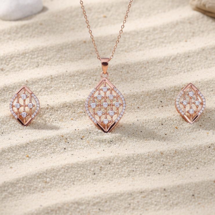 Sand Dune Alluring Moissanite Silver Pendant set