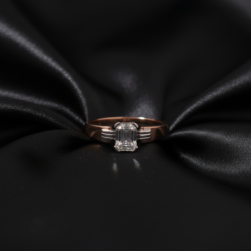 Unisex Emerald 1 Carat Solitaire Ring in Sterling Silver with Moissanite
